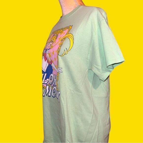 Sailor Moon green tee shirt with sailor moon on front! - Picture 5 of 8